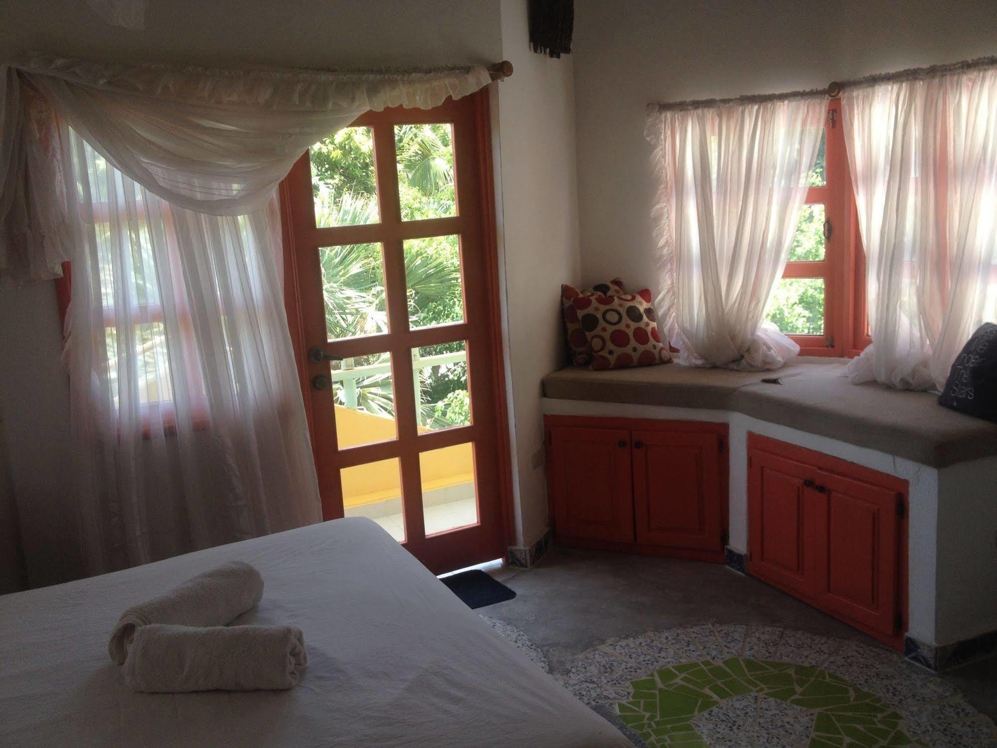 Casa Delfin Guest House 라스테레나스 외부 사진